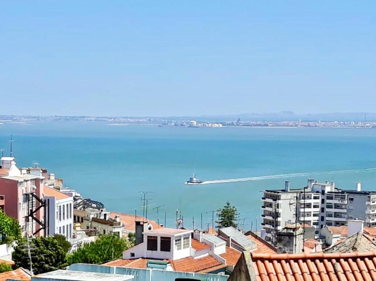 Comfortable Apartment With Balcony And Sea View In Lisbon 50 M² Exteriör bild