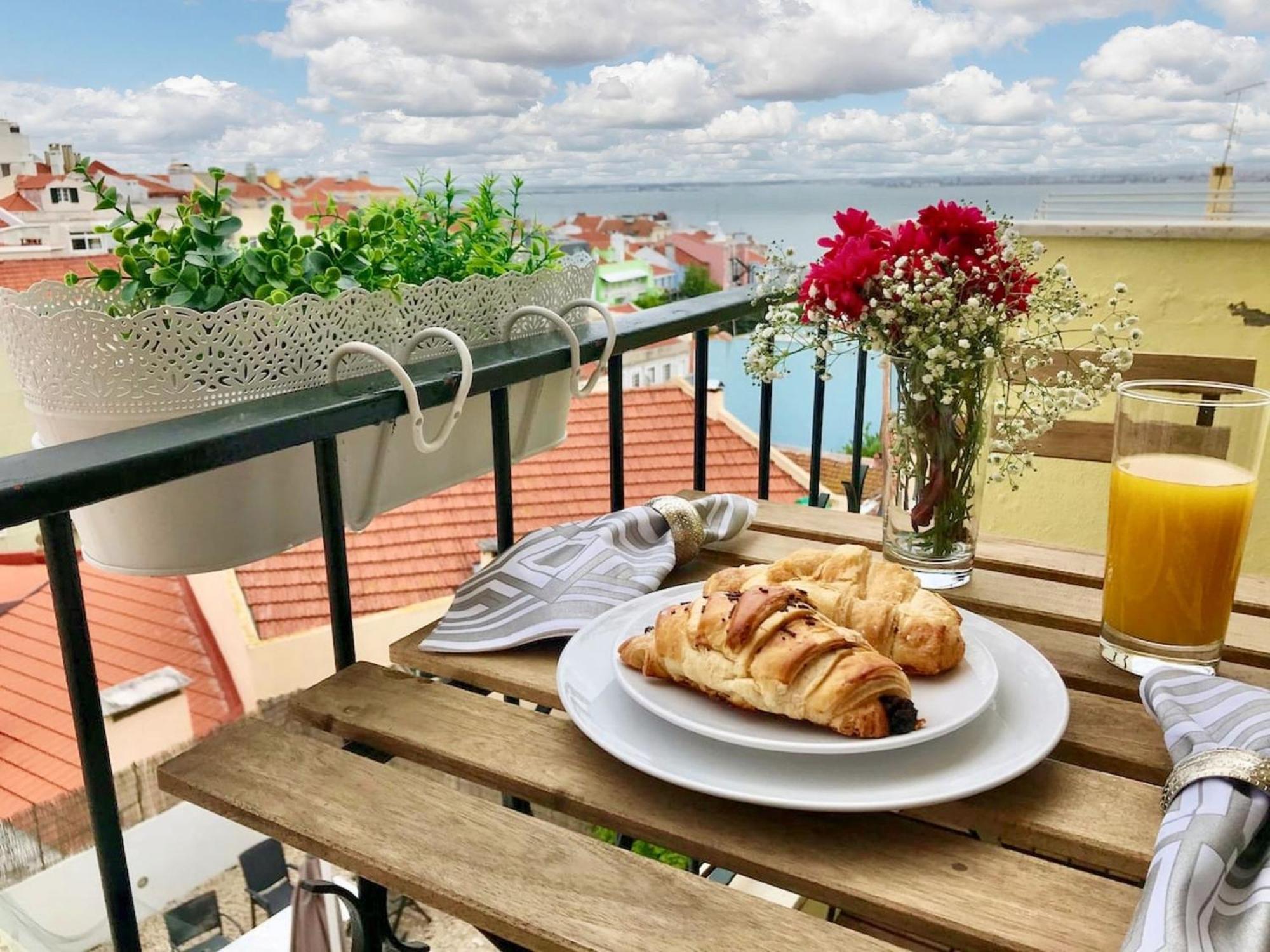 Comfortable Apartment With Balcony And Sea View In Lisbon 50 M² Exteriör bild